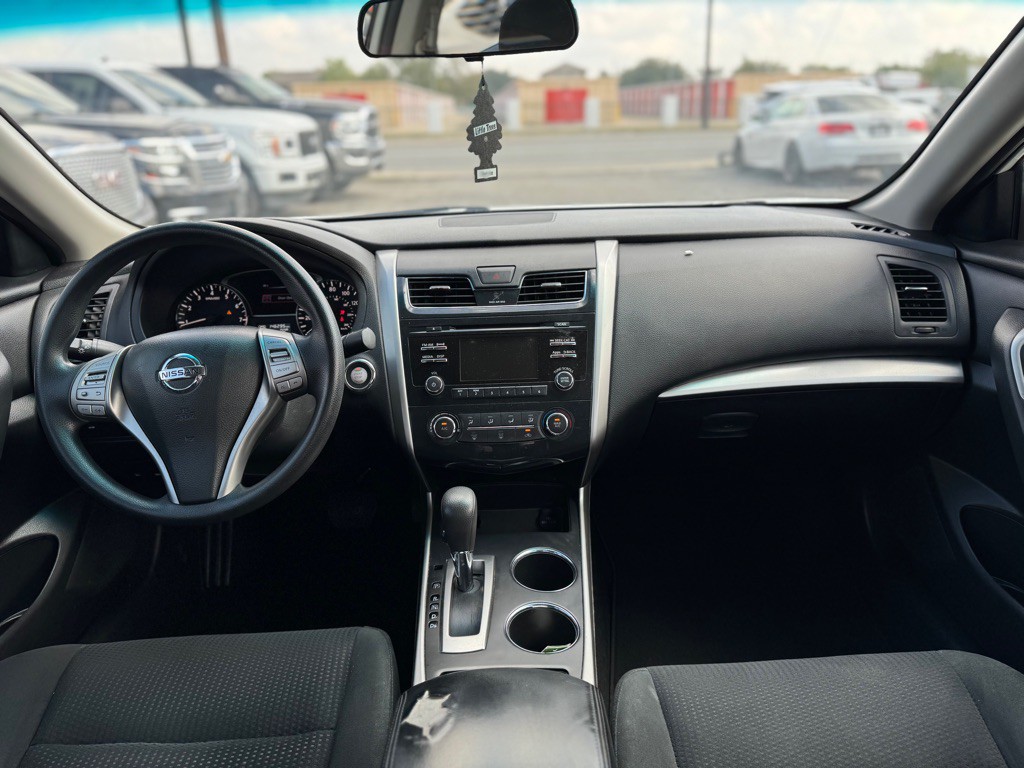 2015 Nissan Altima Image 19