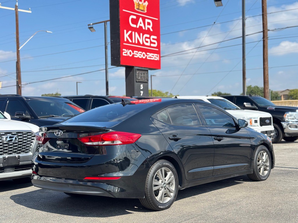 2017 Hyundai Elantra Image 8