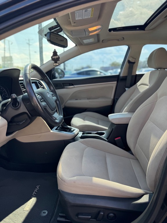 2017 Hyundai Elantra Image 13