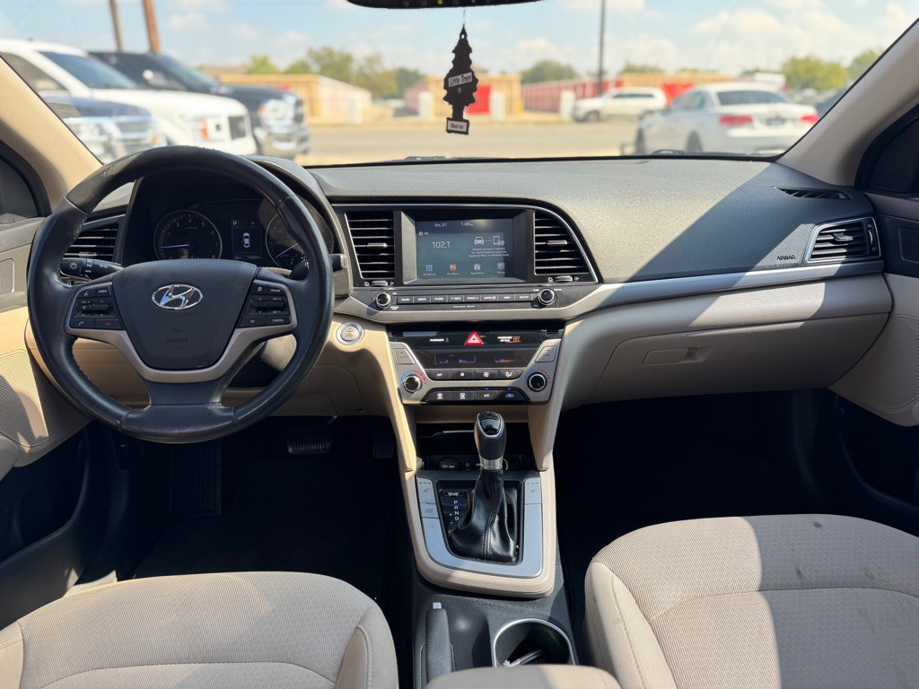 2017 Hyundai Elantra Image 19