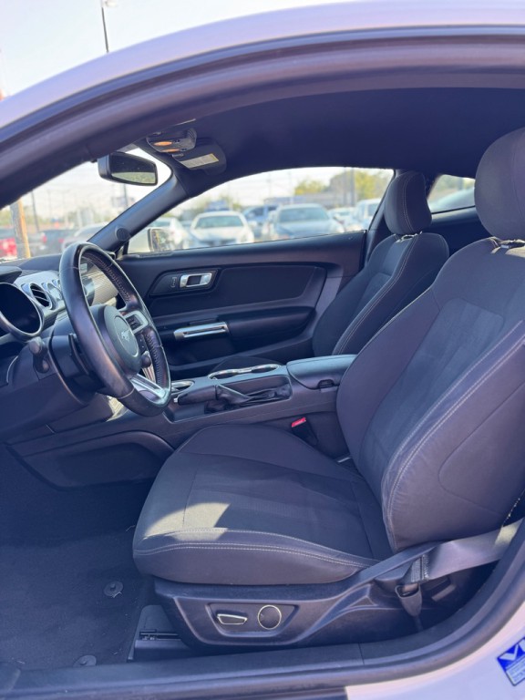 2018 Ford Mustang Image 31