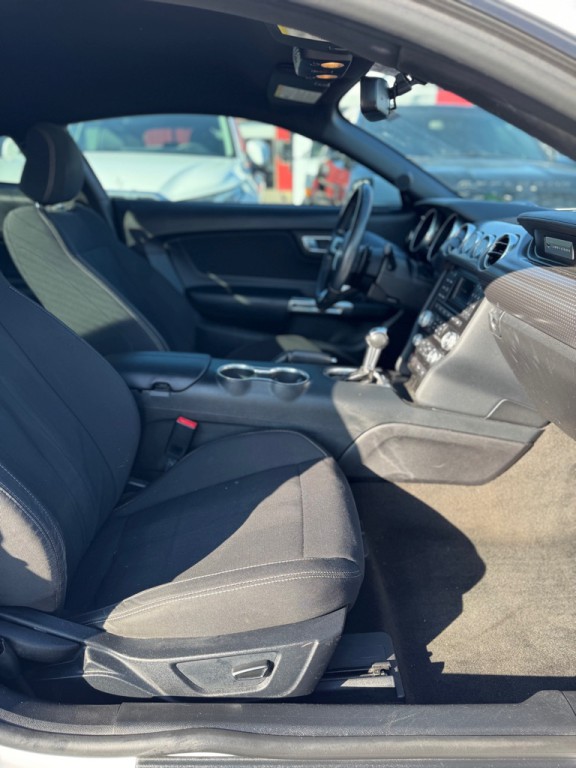 2018 Ford Mustang Image 33