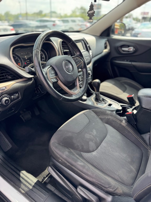 2015 Jeep Cherokee Image 12