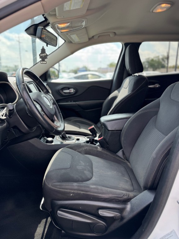 2015 Jeep Cherokee Image 13