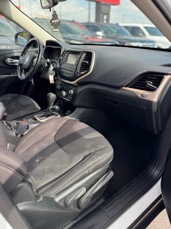 2015 Jeep Cherokee Image 14