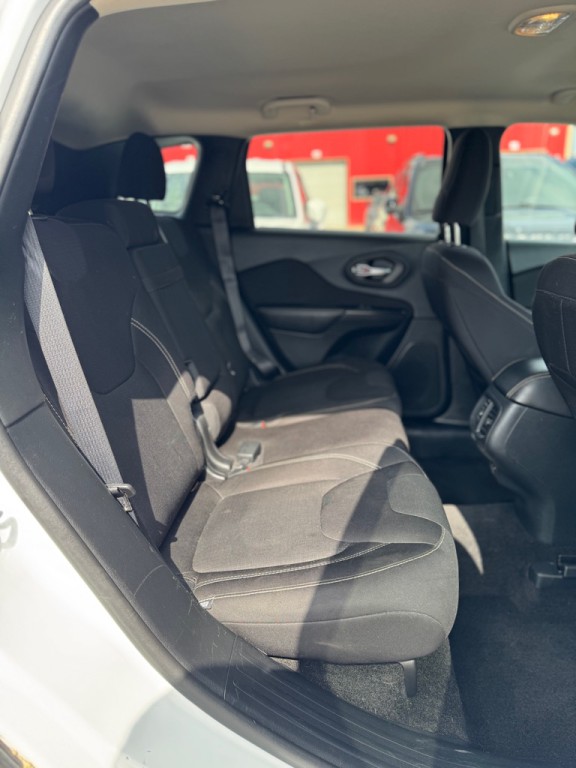 2015 Jeep Cherokee Image 15