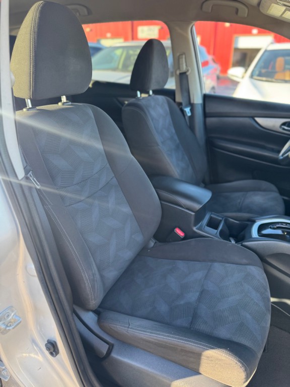 2015 Nissan Rogue Image 16