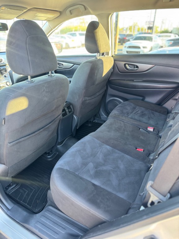 2015 Nissan Rogue Image 18