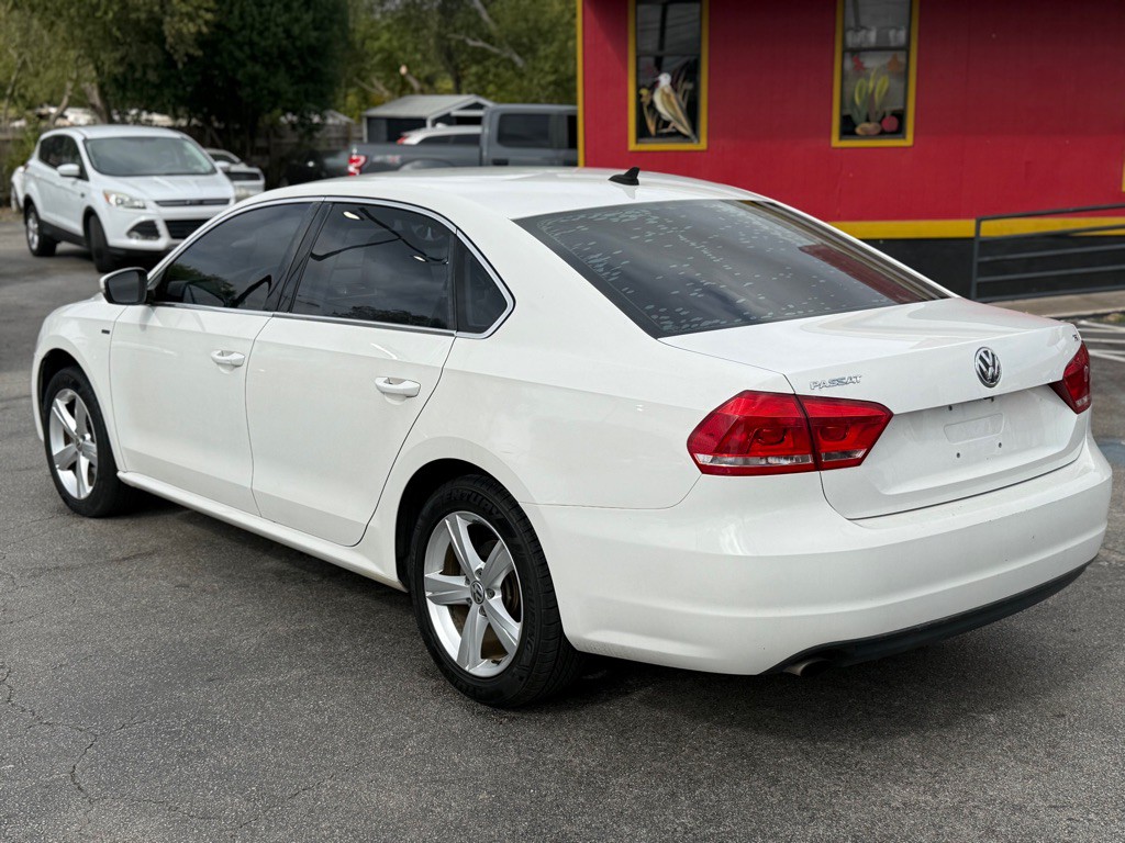 2015 Volkswagen Passat Image 3