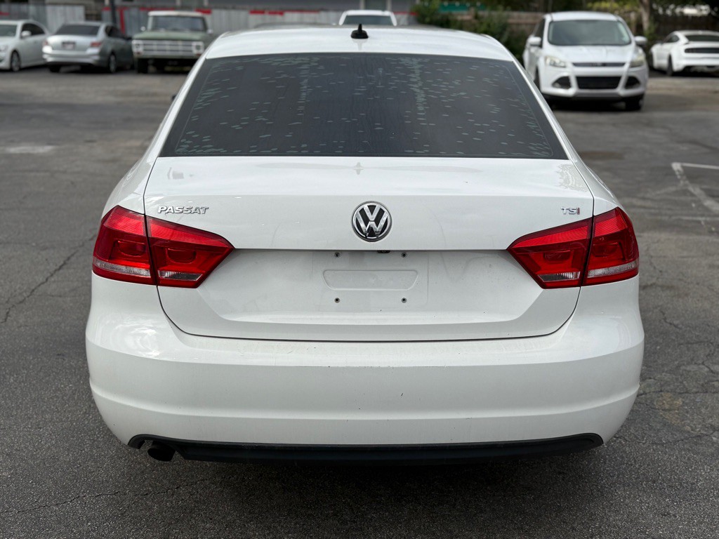 2015 Volkswagen Passat Image 4