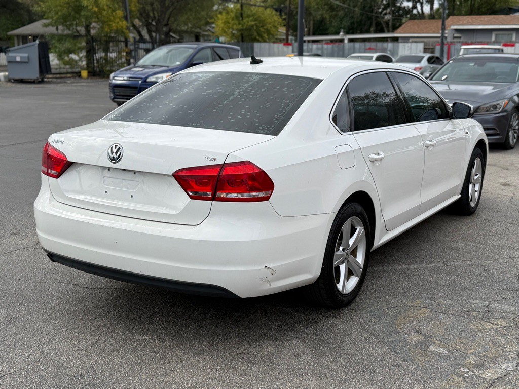 2015 Volkswagen Passat Image 5