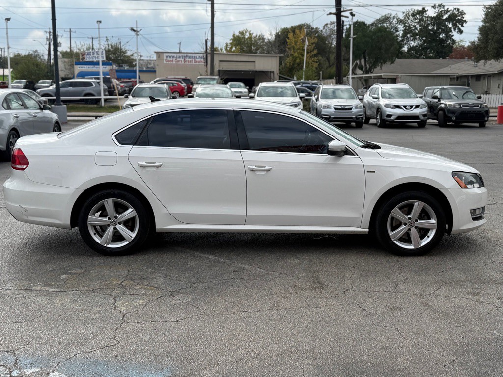 2015 Volkswagen Passat Image 6