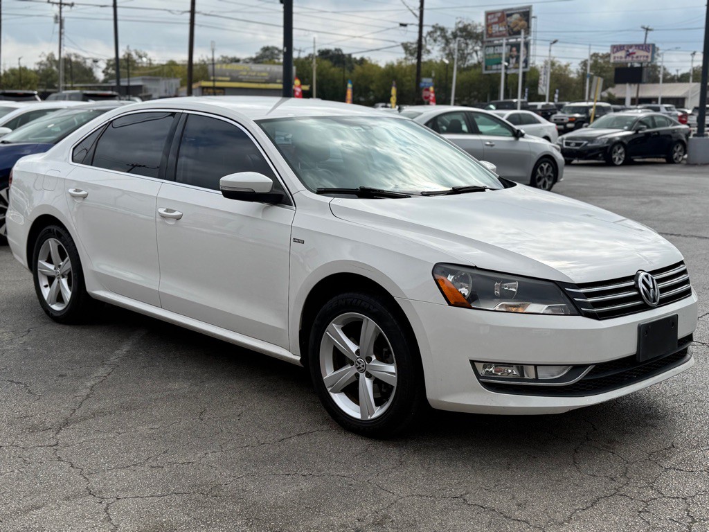 2015 Volkswagen Passat Image 7