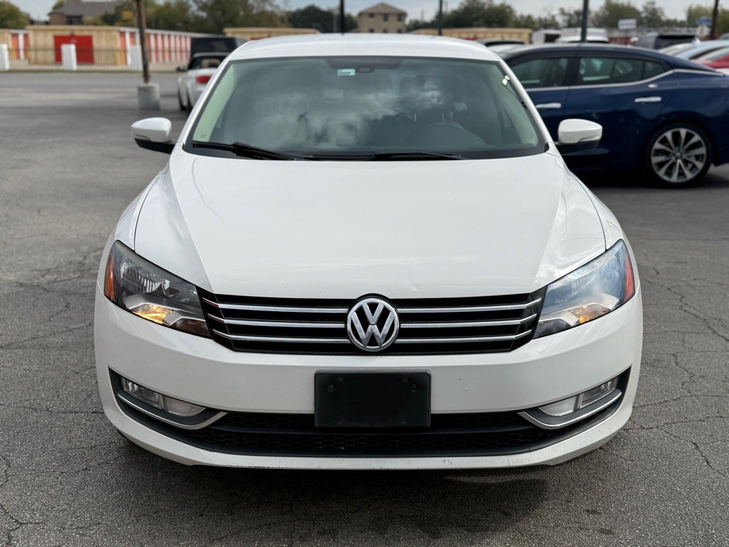 2015 Volkswagen Passat Image 8