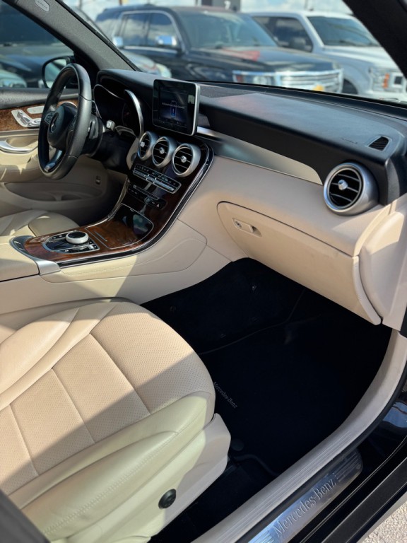 2018 Mercedes-Benz GLC-Class Image 16