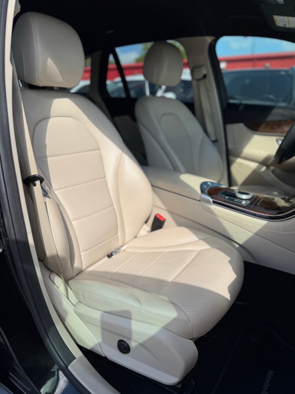 2018 Mercedes-Benz GLC-Class Image 18