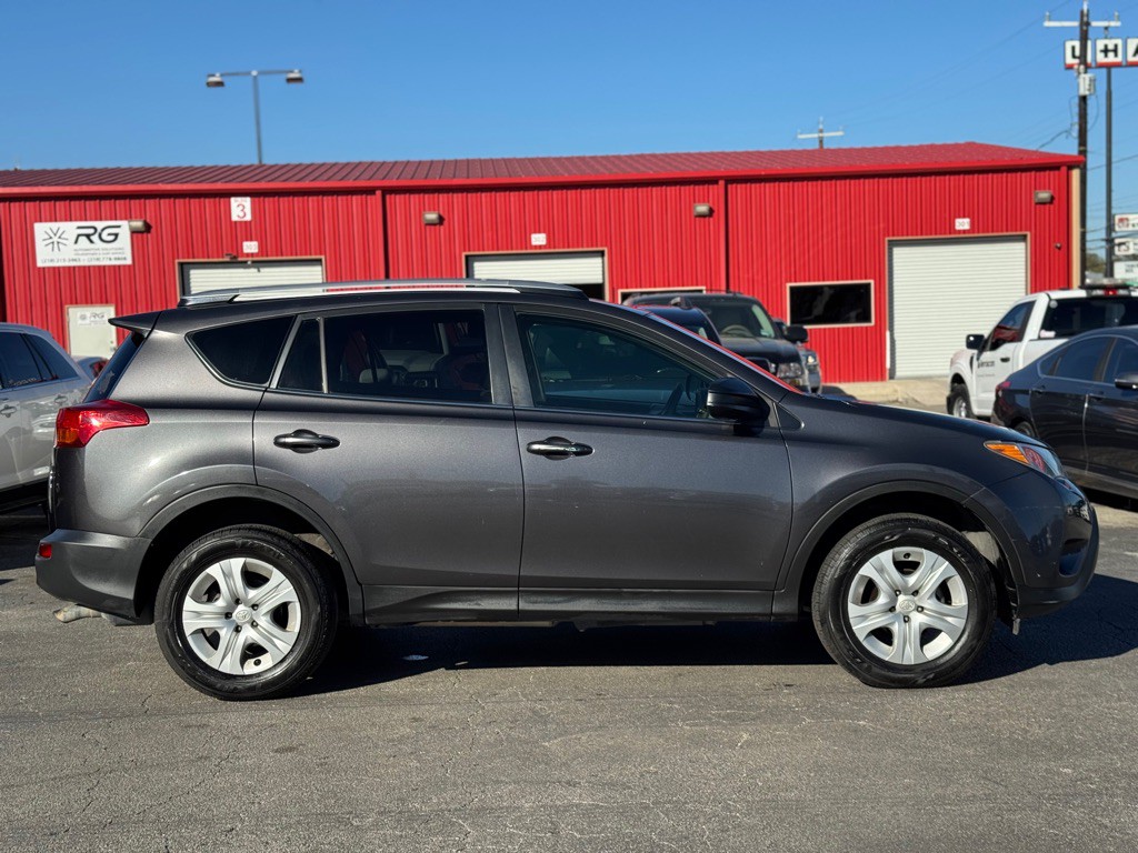 2015 Toyota Rav4 Image 9