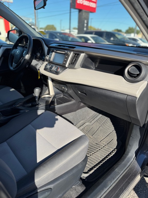 2015 Toyota Rav4 Image 14