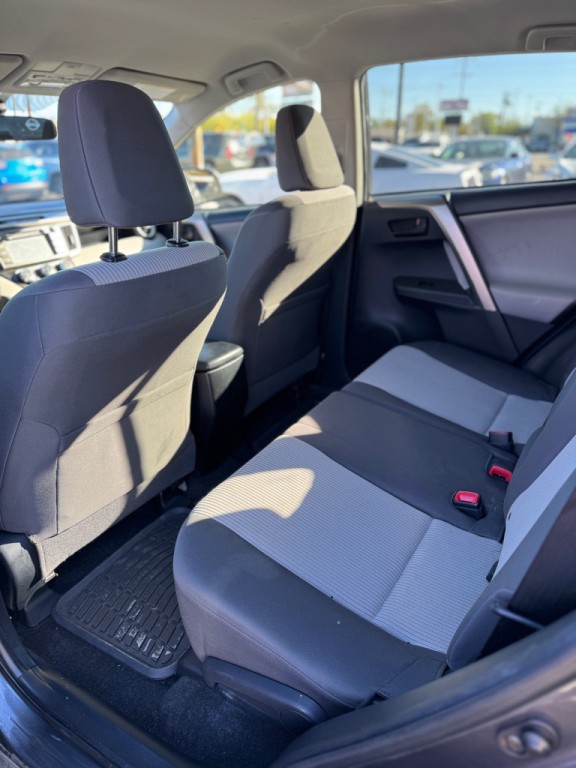 2015 Toyota Rav4 Image 18