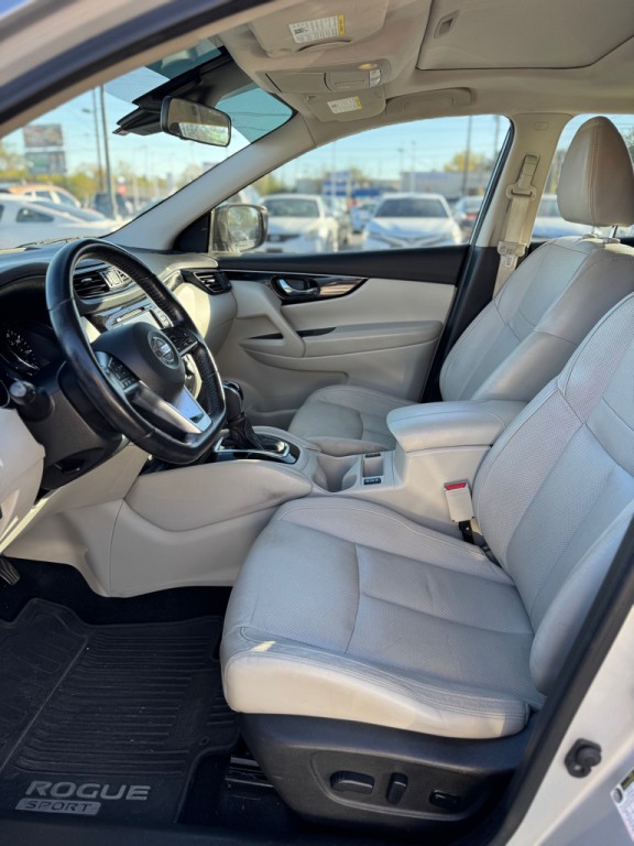 2018 Nissan Rogue Image 13