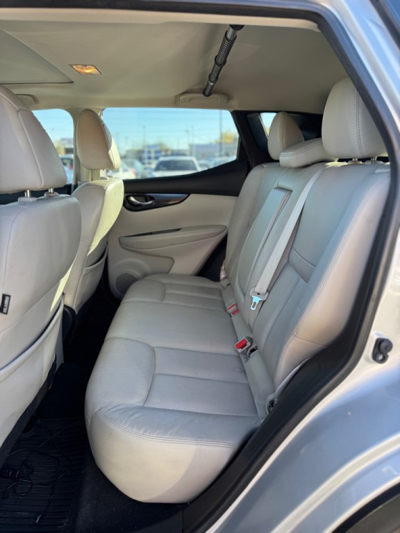 2018 Nissan Rogue Image 18