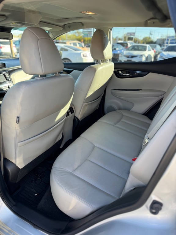 2018 Nissan Rogue Image 19