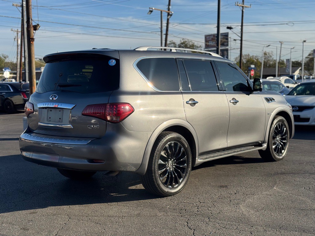 2017 INFINITI QX80 Image 8