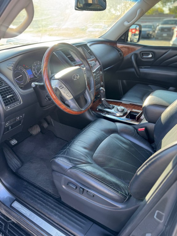 2017 INFINITI QX80 Image 12