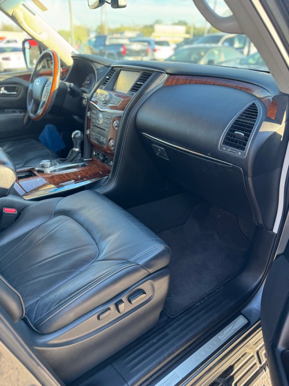 2017 INFINITI QX80 Image 14