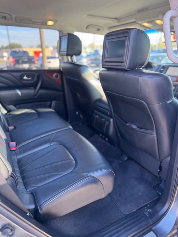 2017 INFINITI QX80 Image 18