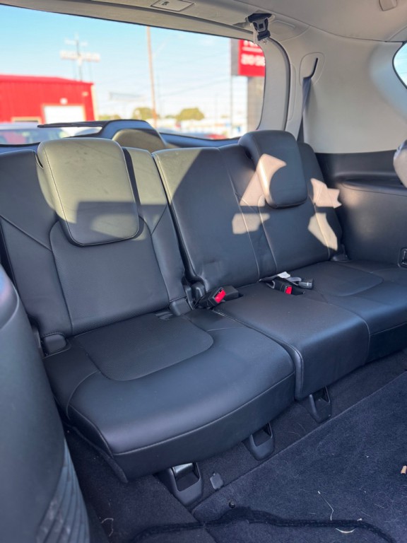 2017 INFINITI QX80 Image 19