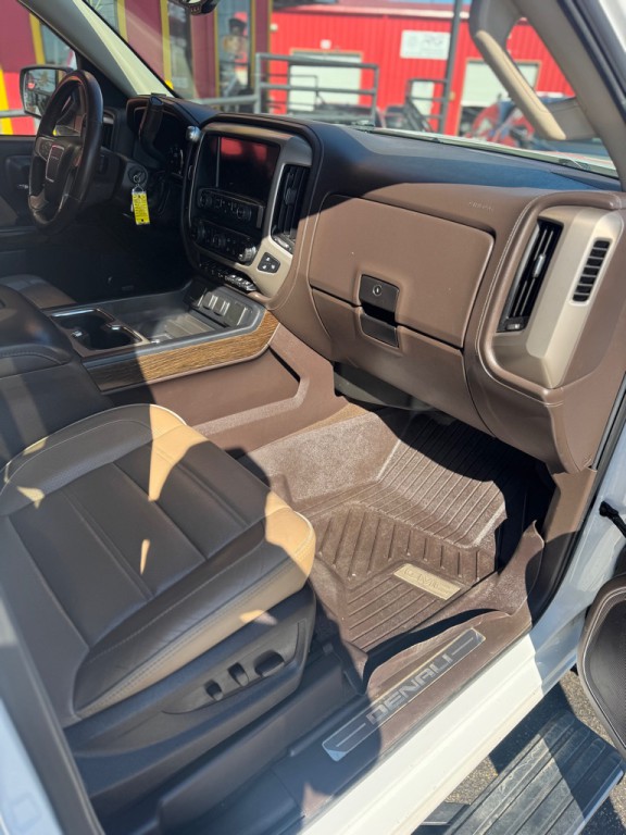 2017 GMC Sierra Image 17