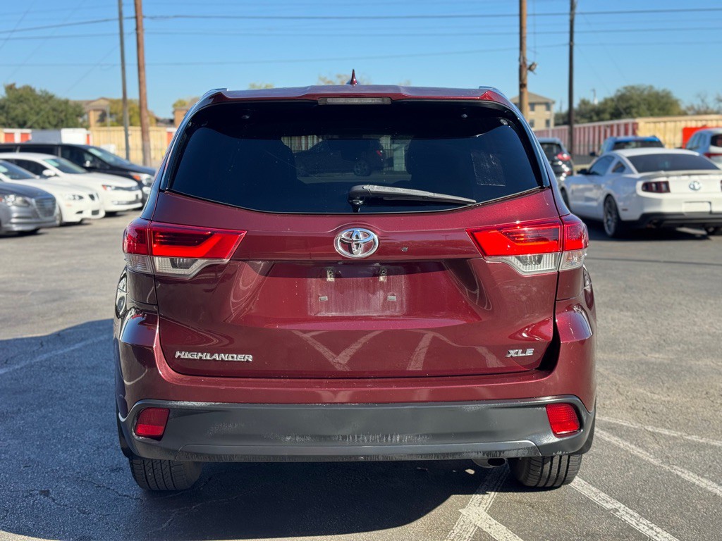 2017 Toyota Highlander Image 7