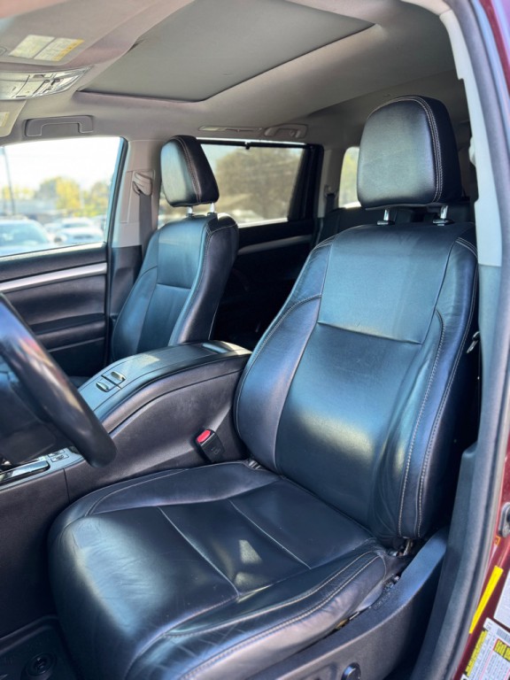 2017 Toyota Highlander Image 14