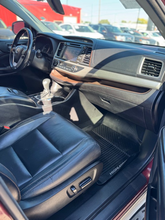 2017 Toyota Highlander Image 15