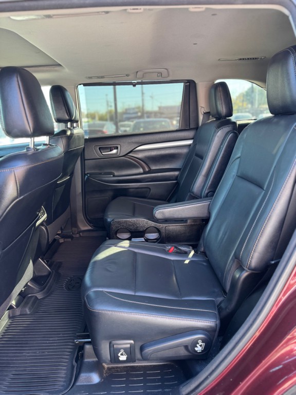 2017 Toyota Highlander Image 18