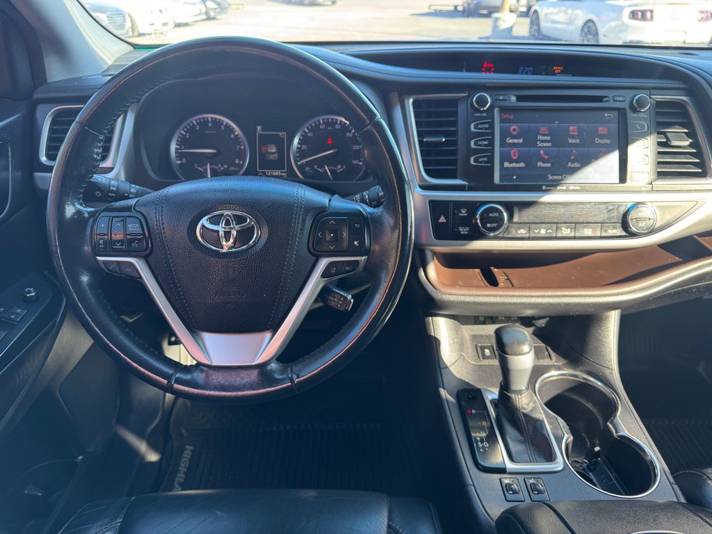 2017 Toyota Highlander Image 22