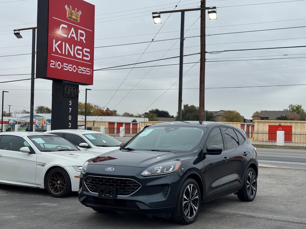 2022 Ford Escape Image 2