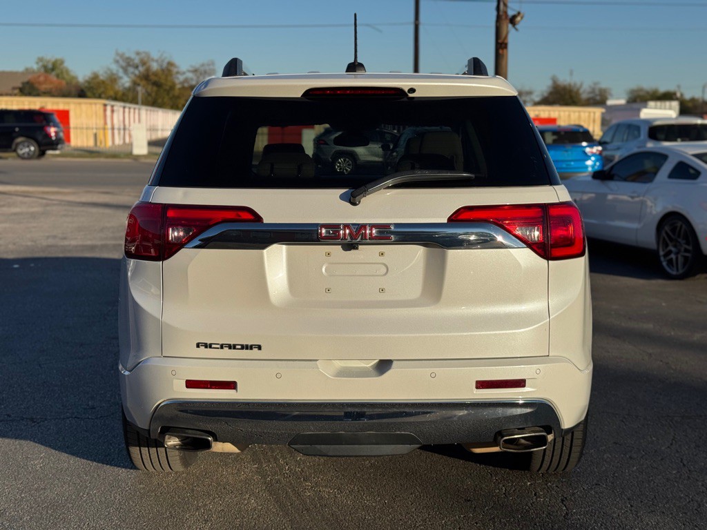 2018 GMC Acadia Image 7