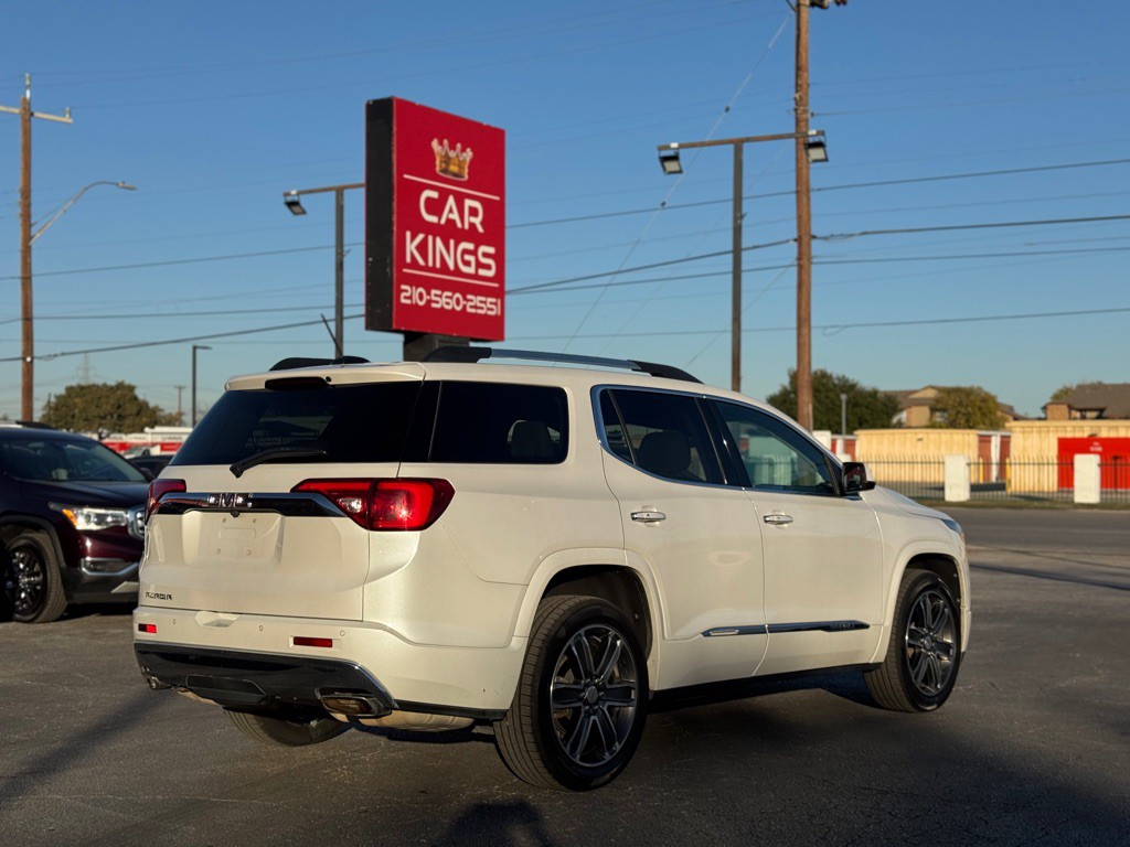 2018 GMC Acadia Image 8