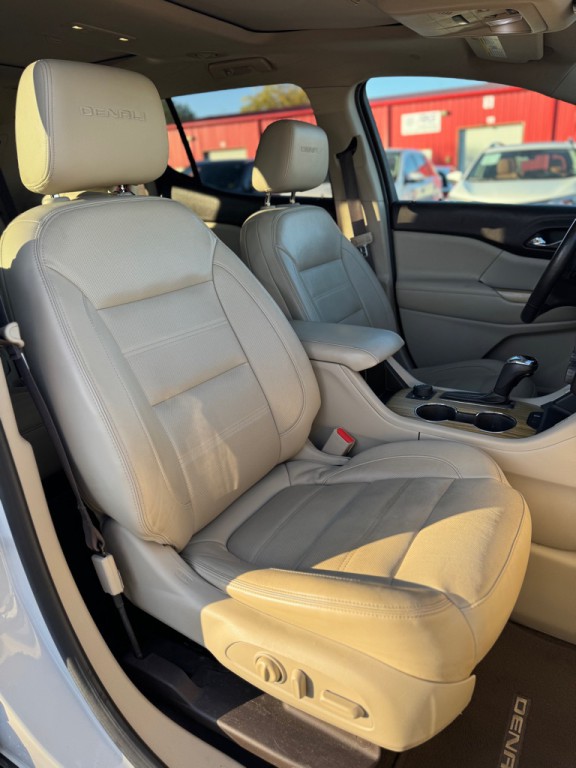 2018 GMC Acadia Image 18