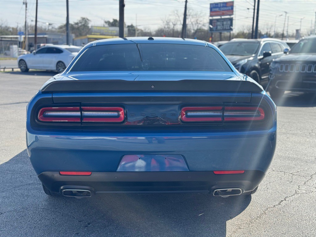 2021 Dodge Challenger Image 7