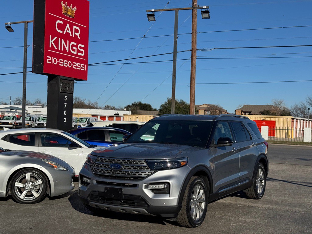 2020 Ford Explorer Image 2