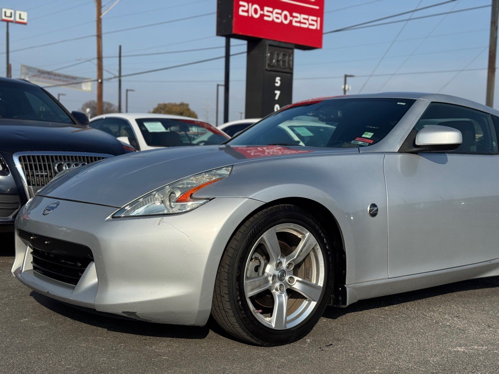2012 Nissan 370Z Image 4