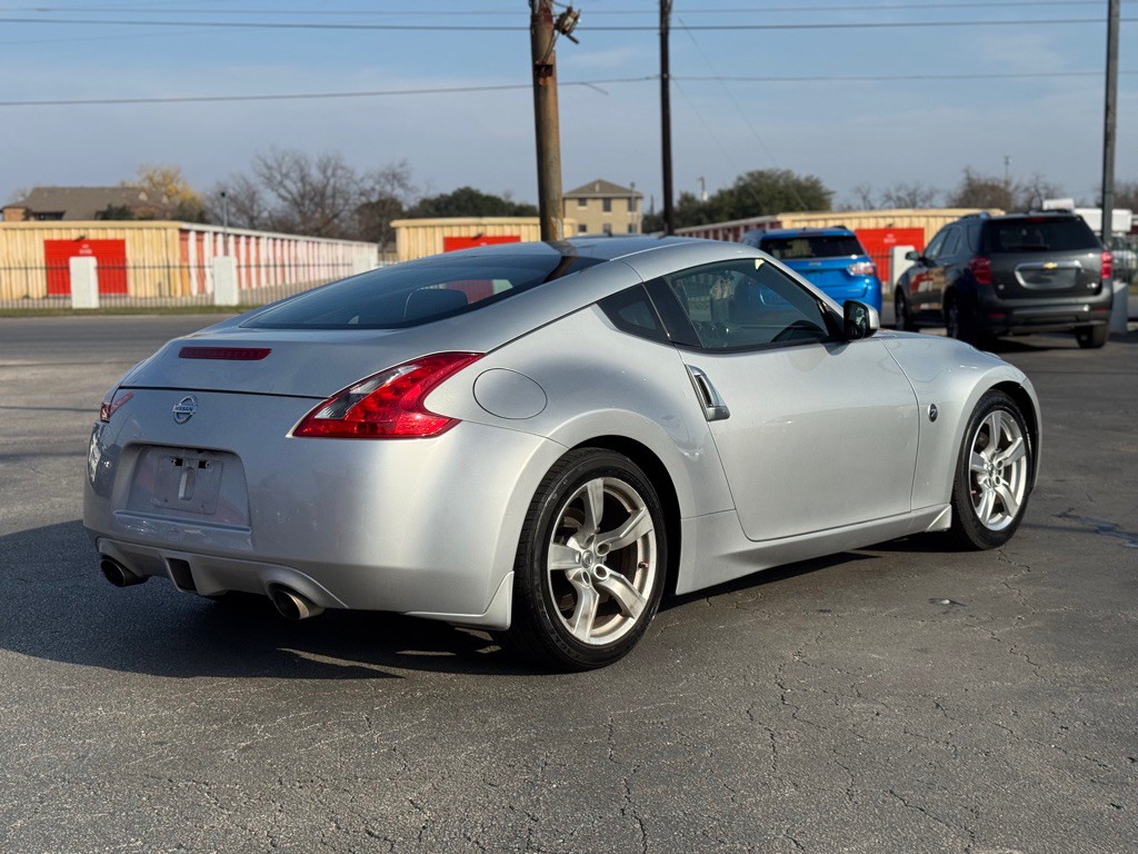 2012 Nissan 370Z Image 8