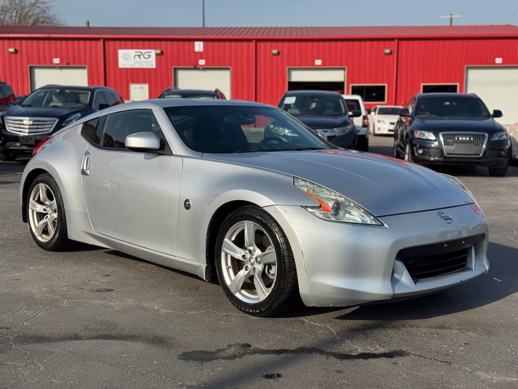 2012 Nissan 370Z Image 10