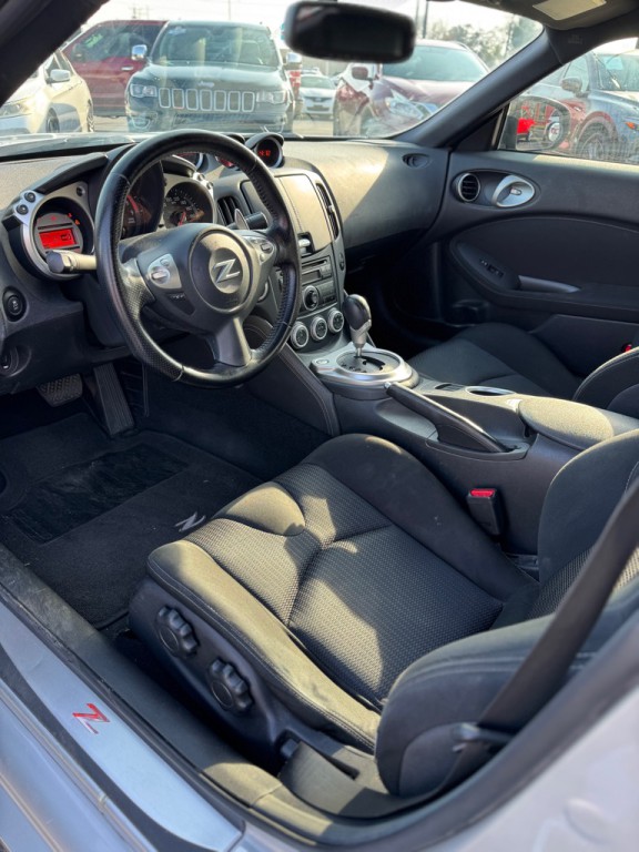 2012 Nissan 370Z Image 12
