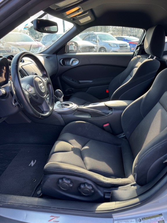 2012 Nissan 370Z Image 13