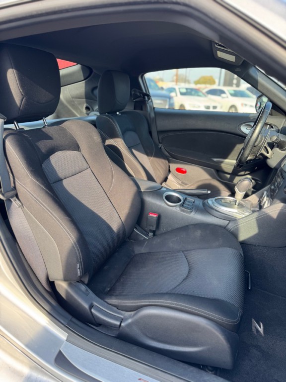 2012 Nissan 370Z Image 16