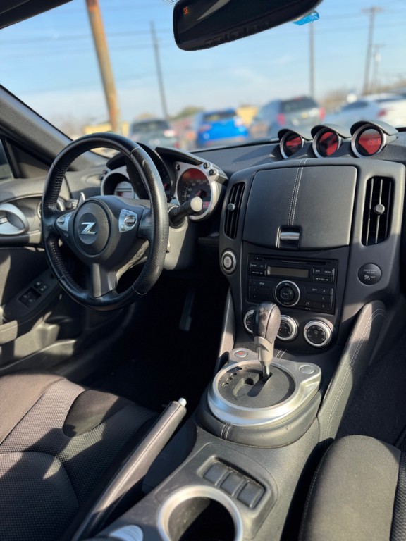 2012 Nissan 370Z Image 17
